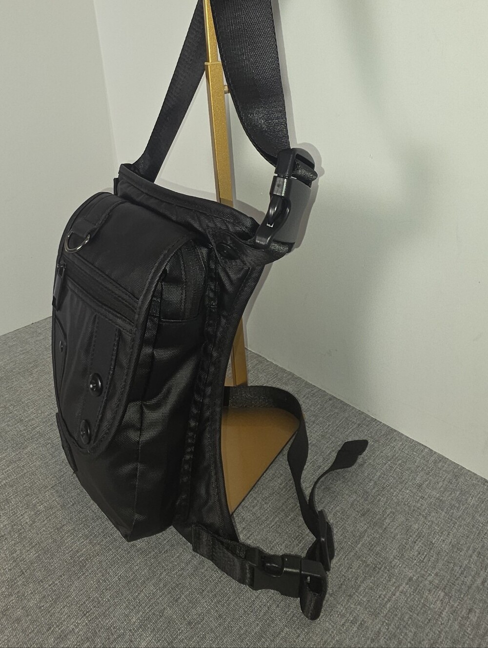 Black Technical Waist And Thigh Bag - Durable Everyday Carry - Picture 3 of 12